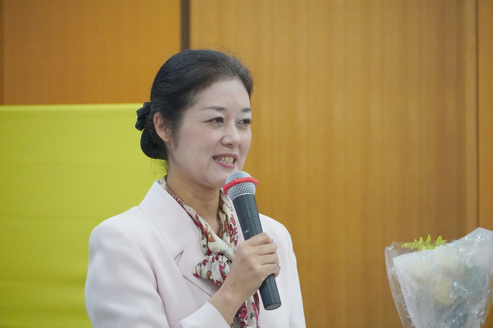 笑顔で語る及川陽子氏